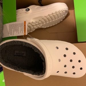 White lined crocs M/8 W/10,Never worn